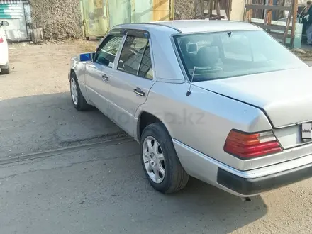 Mercedes-Benz E 230 1992 года за 650 000 тг. в Алматы – фото 2