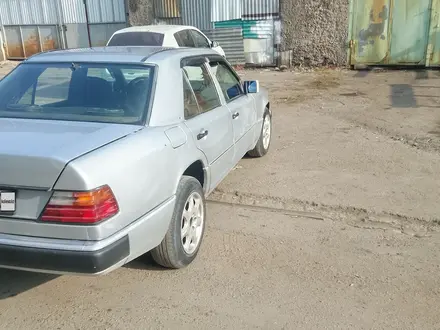 Mercedes-Benz E 230 1992 года за 650 000 тг. в Алматы – фото 3