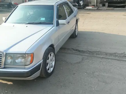 Mercedes-Benz E 230 1992 года за 650 000 тг. в Алматы – фото 6