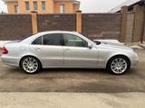 Mercedes-Benz E 350 2005 года за 3 200 000 тг. в Актобе – фото 4