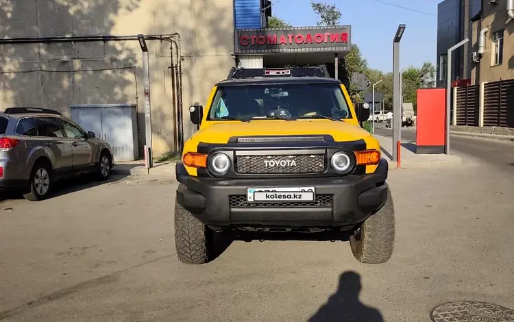 Toyota FJ Cruiser 2006 годаүшін11 500 000 тг. в Алматы