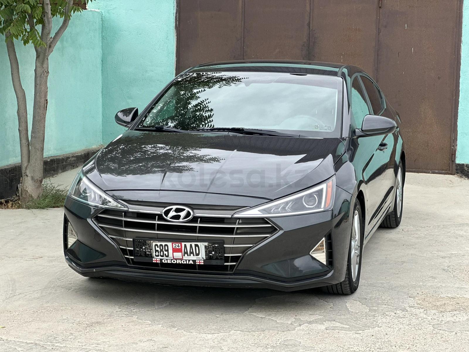 Hyundai Elantra 2019 г.