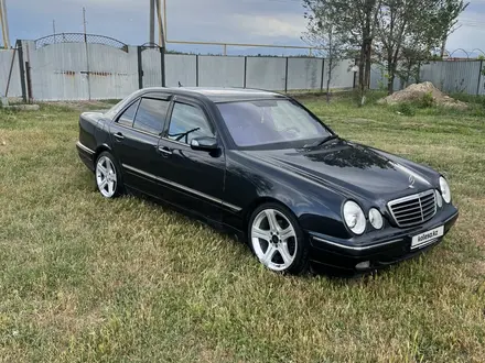 Mercedes-Benz E 240 1999 года за 5 000 000 тг. в Астана – фото 3