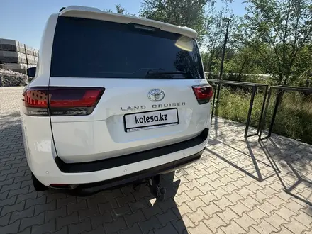 Toyota Land Cruiser 2022 года за 49 500 000 тг. в Уральск – фото 4