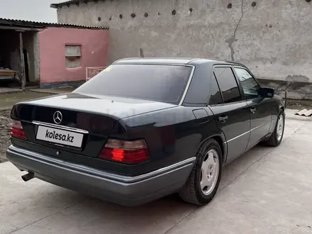 Mercedes-Benz E 220 1994 года за 2 400 000 тг. в Туркестан