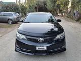 Toyota Camry 2013 года за 4 950 000 тг. в Уральск – фото 2