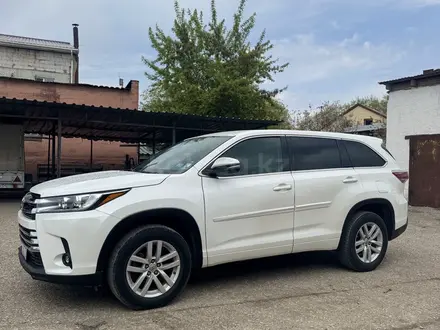 Toyota Highlander 2013 года за 8 900 000 тг. в Актобе