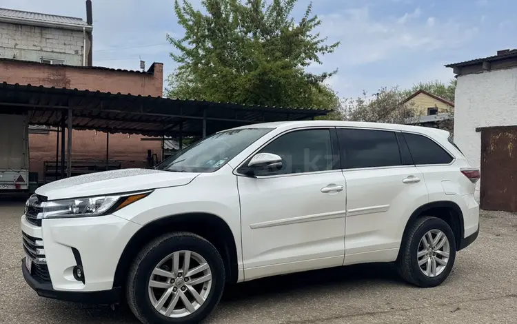 Toyota Highlander 2013 года за 8 900 000 тг. в Актобе