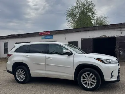 Toyota Highlander 2013 года за 8 900 000 тг. в Актобе – фото 2