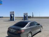Toyota Camry 2011 года за 5 300 000 тг. в Уральск – фото 2