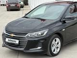 Chevrolet Onix 2021 года за 6 900 000 тг. в Караганда – фото 2