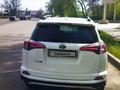Toyota RAV4 2017 года за 9 900 000 тг. в Тараз – фото 2