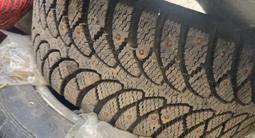 Шины шипы зимние р16 215/55/16 за 100 000 тг. в Астана