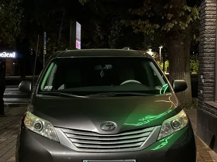 Toyota Sienna 2011 года за 12 000 000 тг. в Алматы – фото 2