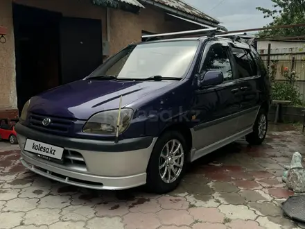 Toyota Raum 1997 года за 2 300 000 тг. в Алматы