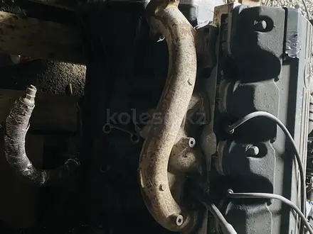 Двигатель Mercedes M102 за 350 000 тг. в Актобе – фото 2
