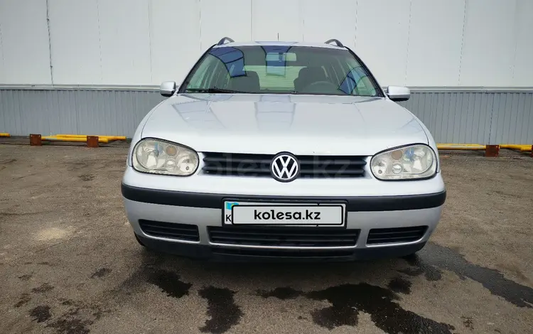 Volkswagen Golf 2002 годаүшін2 400 000 тг. в Алматы