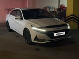 Hyundai Elantra 2022 годаfor10 300 000 тг. в Алматы