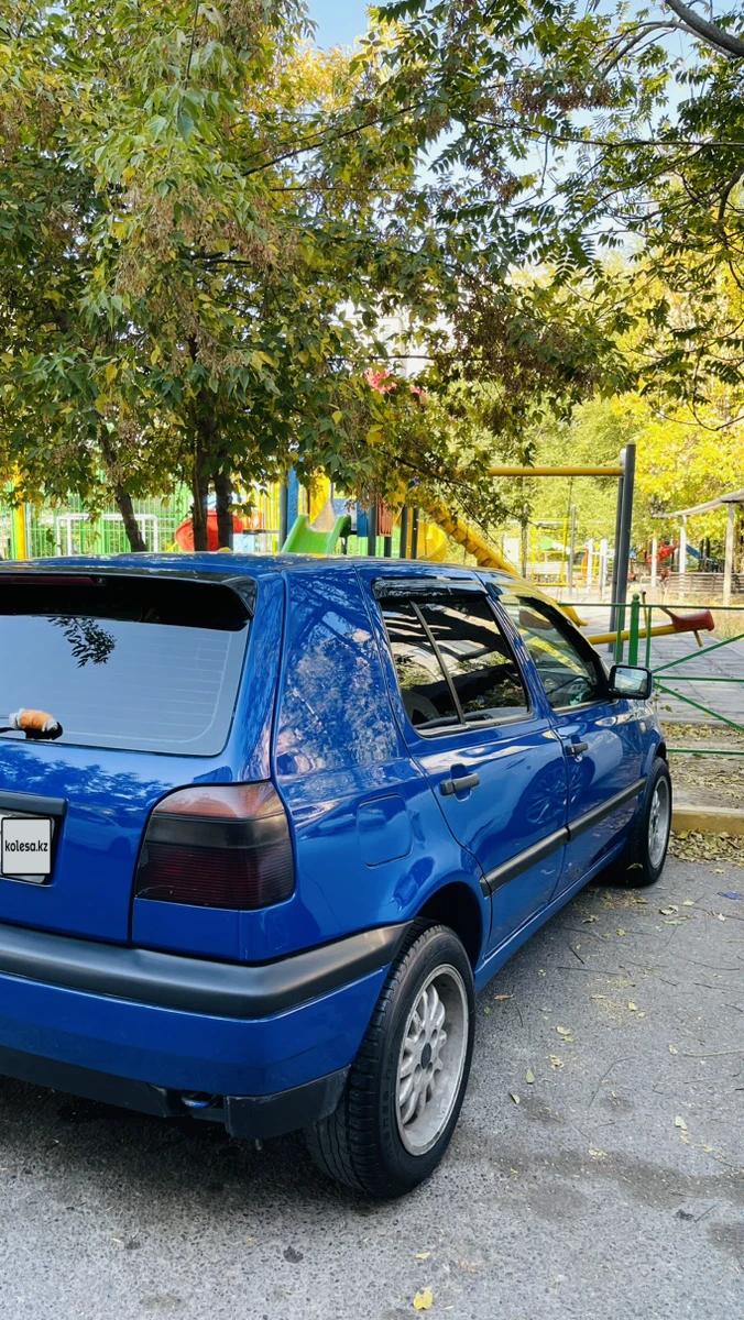 Volkswagen Golf 1997 г.