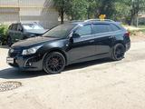 Chevrolet Cruze 2013 года за 5 500 000 тг. в Актобе – фото 2