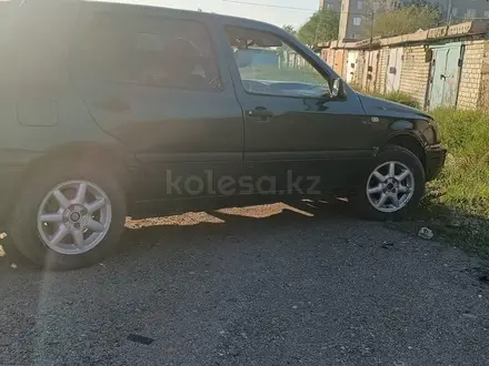 Volkswagen Golf 1997 года за 730 000 тг. в Семей – фото 7