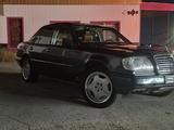 Mercedes-Benz E 300 1992 годаүшін1 111 111 тг. в Караганда