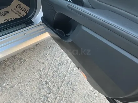 Toyota Camry 2019 года за 14 500 000 тг. в Шымкент – фото 11