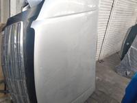 Audi a8 капот за 50 000 тг. в Алматы