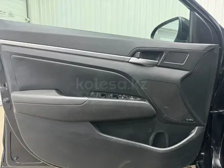 Hyundai Elantra 2018 года за 5 230 000 тг. в Астана – фото 15