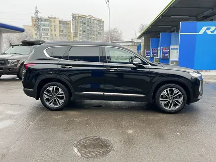 Hyundai Santa Fe 2020 года за 13 700 000 тг. в Алматы – фото 3