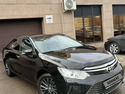 Toyota Camry 2015 года за 10 850 000 тг. в Астана – фото 3