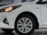 Hyundai Accent 2022 года за 7 600 000 тг. в Шымкент – фото 2