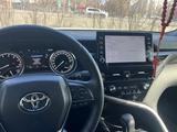 Toyota Camry 2023 года за 19 500 000 тг. в Актобе – фото 4