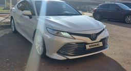 Toyota Camry 2021 года за 15 500 000 тг. в Алматы – фото 2