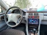 Mercedes-Benz E 320 1999 годаүшін2 100 000 тг. в Атырау – фото 5