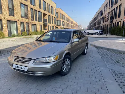 Toyota Camry 1998 года за 3 300 000 тг. в Алматы – фото 4