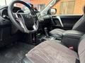 Toyota Land Cruiser Prado 2017 года за 19 000 000 тг. в Актобе – фото 14