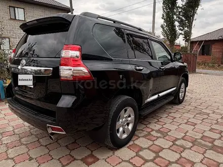 Toyota Land Cruiser Prado 2017 года за 19 000 000 тг. в Актобе – фото 26