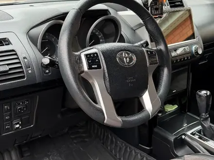 Toyota Land Cruiser Prado 2017 года за 19 000 000 тг. в Актобе – фото 31