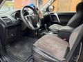Toyota Land Cruiser Prado 2017 года за 19 000 000 тг. в Актобе – фото 32
