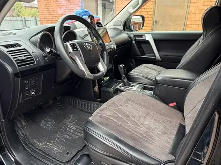 Toyota Land Cruiser Prado 2017 года за 19 000 000 тг. в Актобе – фото 32