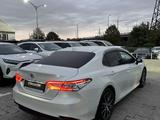 Toyota Camry 2022 годаfor17 700 000 тг. в Алматы – фото 4