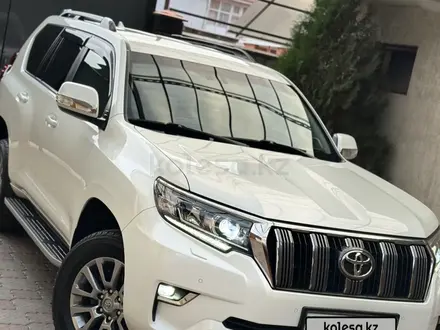 Toyota Land Cruiser Prado 2018 года за 29 900 000 тг. в Алматы – фото 4