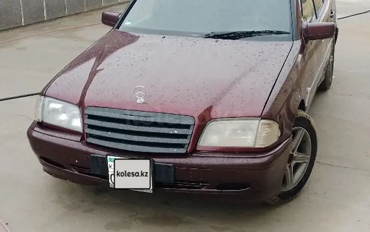 Mercedes-Benz C 180 1997 года за 1 600 000 тг. в Атырау