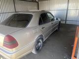 Mercedes-Benz C 180 1995 годаfor1 900 000 тг. в Семей – фото 5