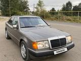 Mercedes-Benz E 230 1992 года за 1 000 000 тг. в Алматы