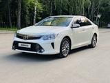 Toyota Camry 2017 года за 13 400 000 тг. в Алматы – фото 4