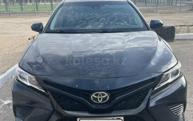 Toyota Camry 2018 года за 9 390 000 тг. в Актау