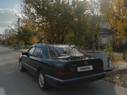 Mercedes-Benz E 230 1991 года за 1 600 000 тг. в Шымкент – фото 3