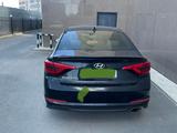 Hyundai Sonata 2015 годаfor3 300 000 тг. в Атырау – фото 3